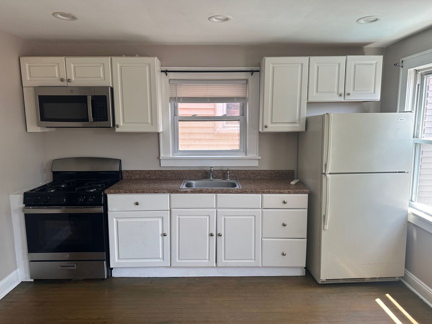 Garfield Apartment: 241 Palisade Ave