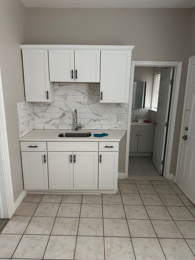 Garfield Apartment: 205 Palisade Ave