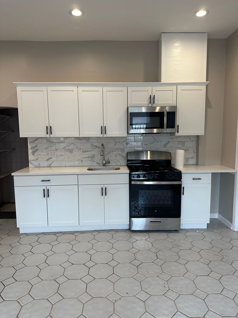 Garfield Apartment: 191 Palisade Ave