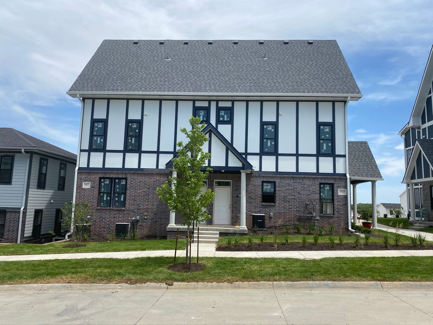 Omaha Apartment: 13108 Lincoln Road