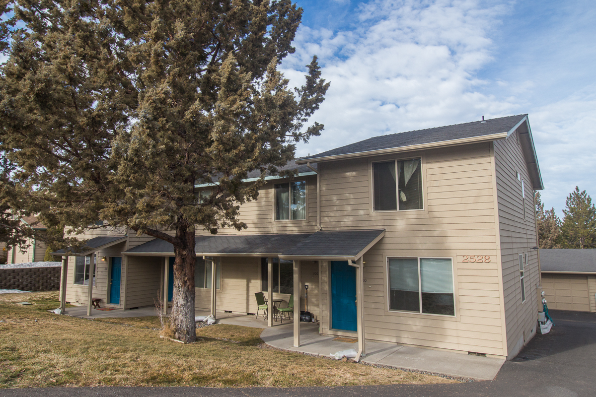Bend Apartment: 2528 NE Conners Avenue