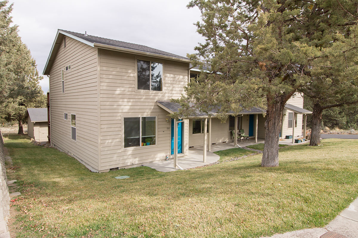 Bend Apartment: 2528 NE Conners Avenue