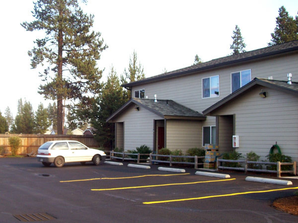 La Pine Apartment: 16590 William Foss Road