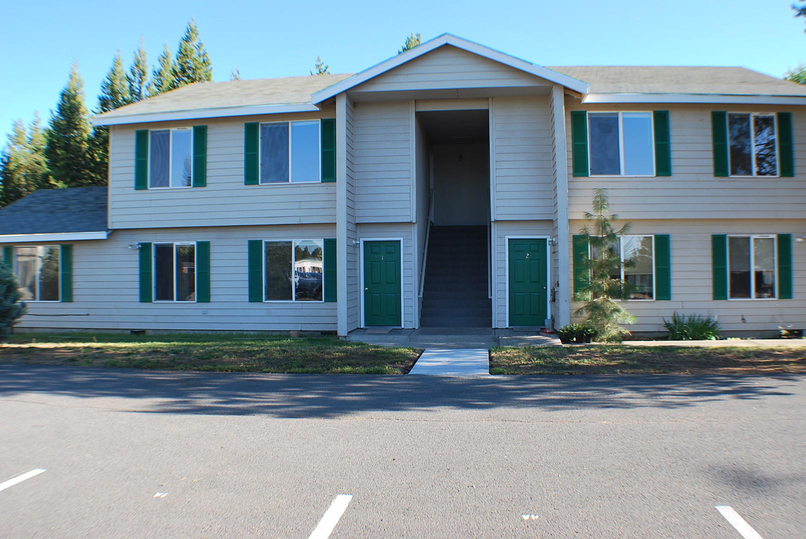 La Pine Apartment: 51382 Huntington Rd.