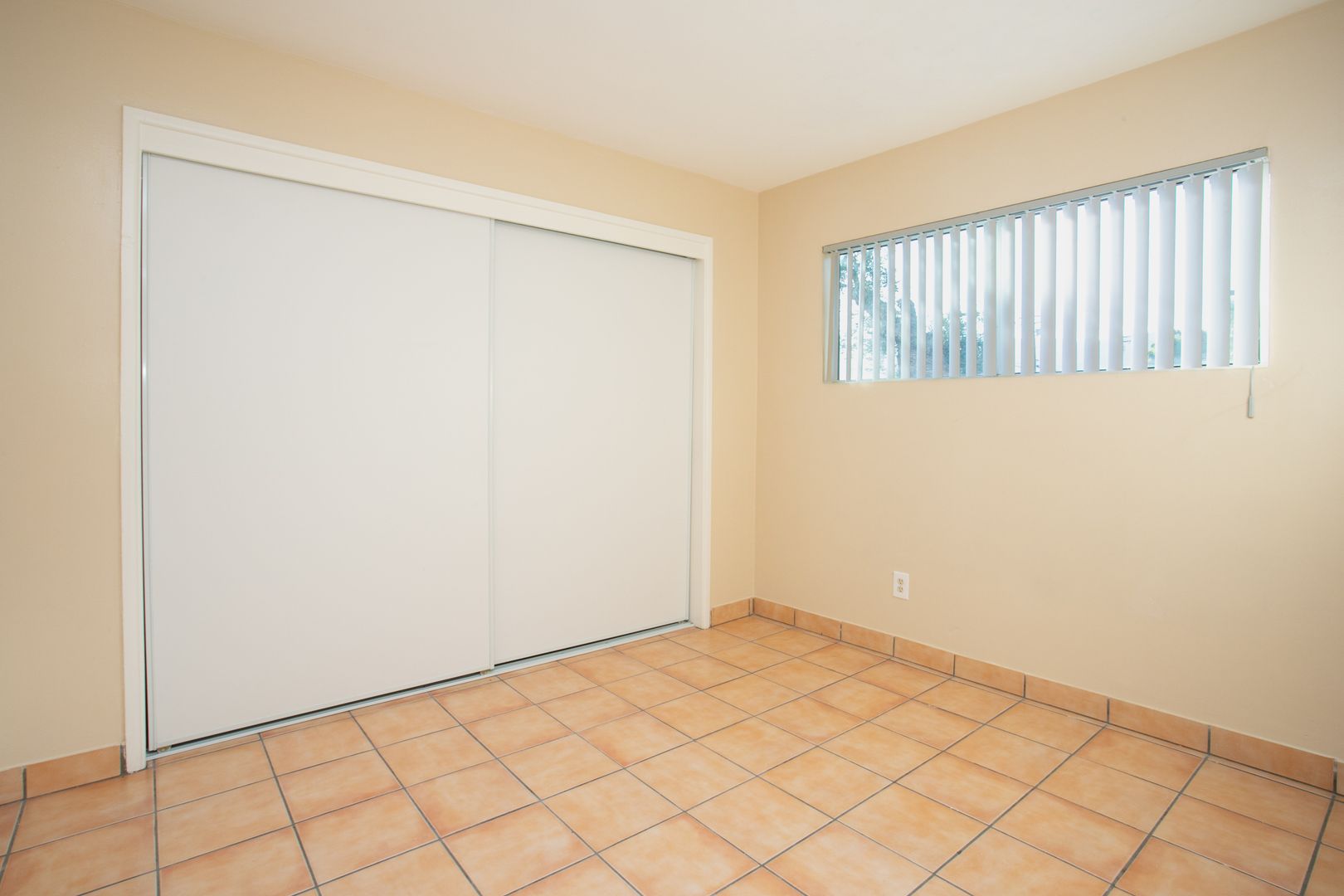 Palm Desert Apartment: 74460 Alessandro Drive