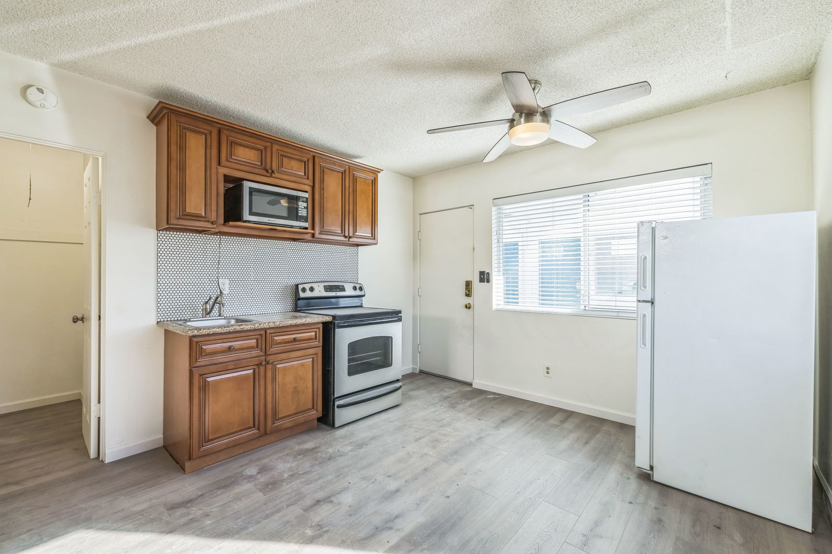Palm Springs Apartment: 588 E. Mel Avenue