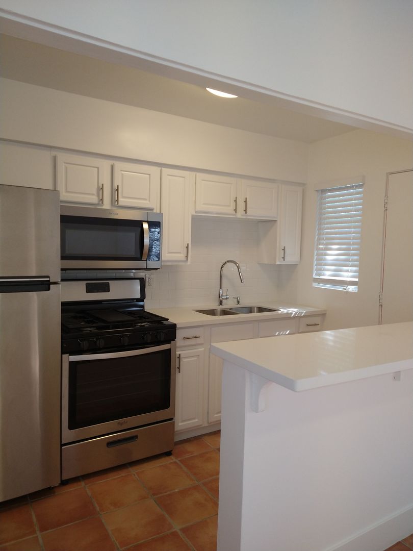 Palm Springs Apartment: 225 W. Vista Chino