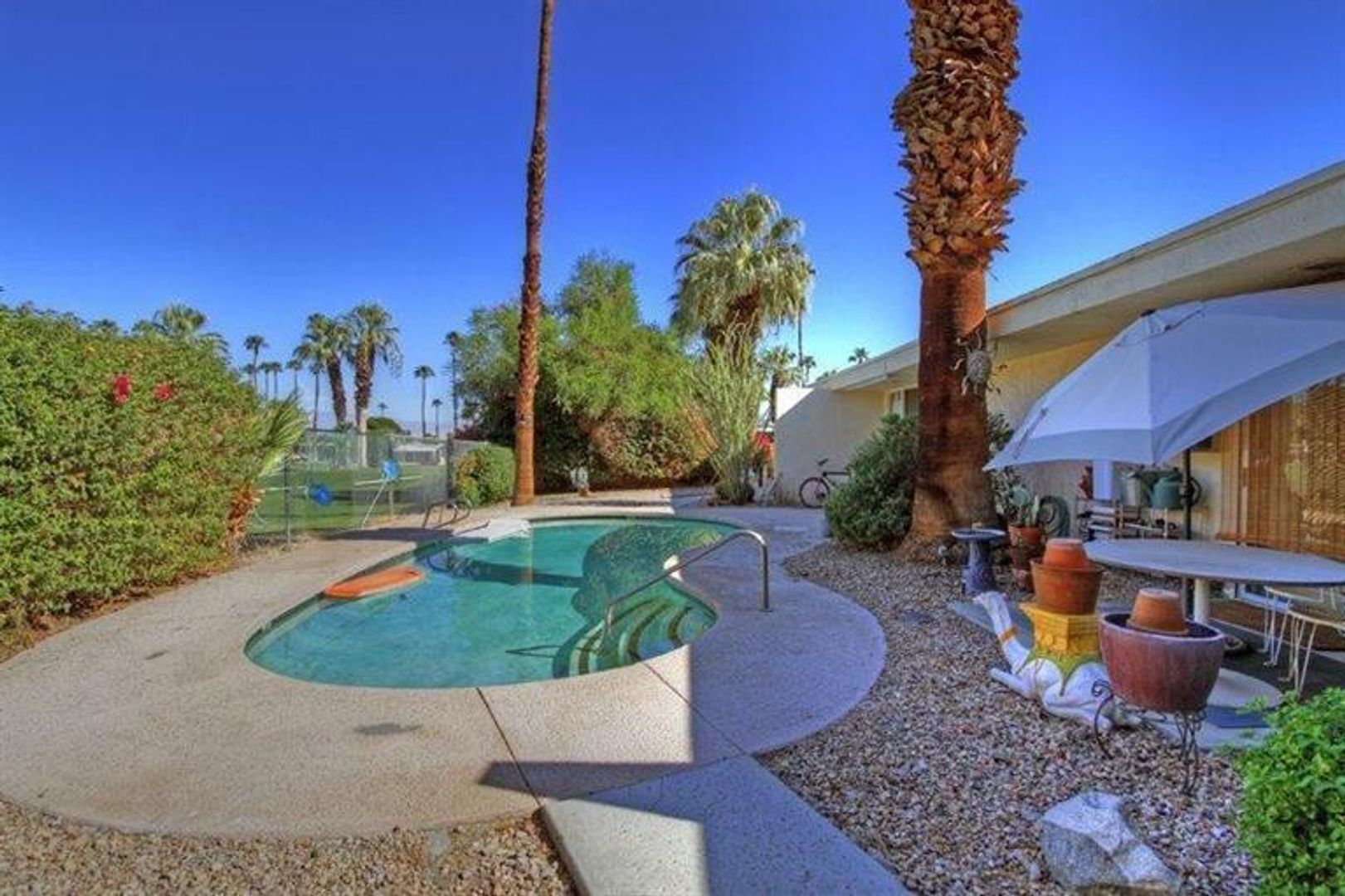 Palm Desert Apartment: 46125 Portola Avenue