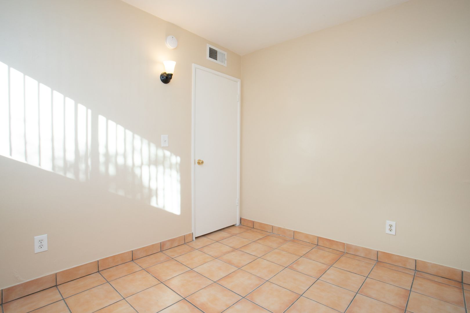 Palm Desert Apartment: 74460 Alessandro Drive