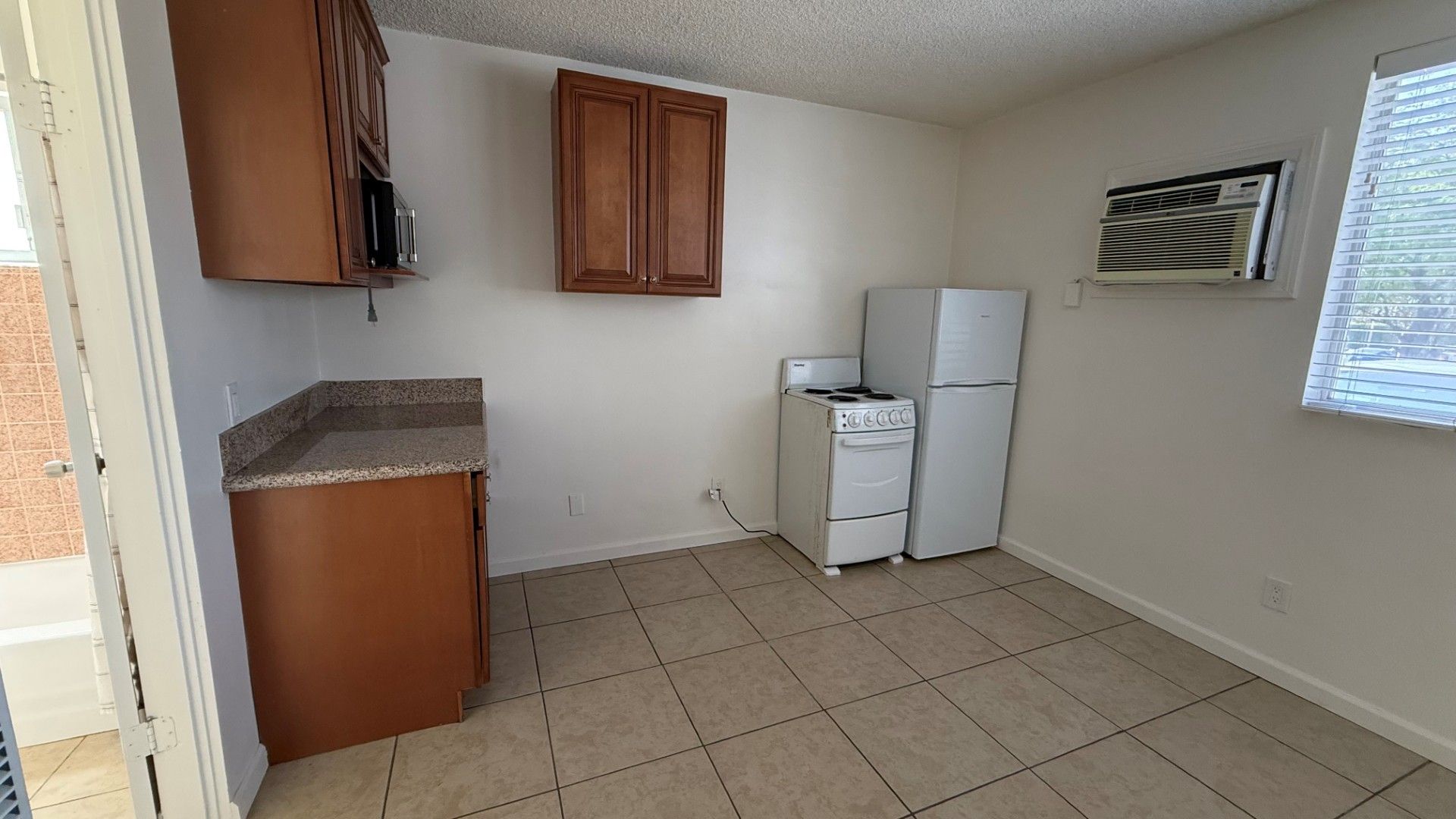 Palm Springs Apartment: 588 E. Mel Avenue