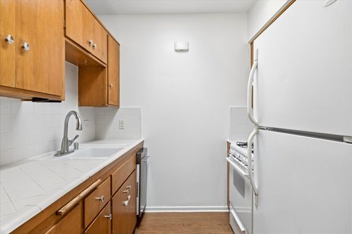 1 Bed / 1 Bath Apartment Home – photo 1