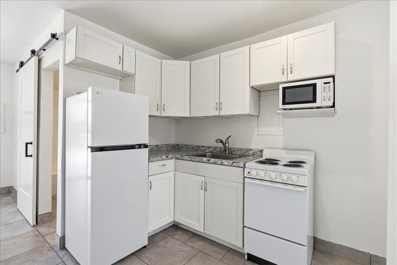 Palm Desert Apartment: 46125 Portola Avenue