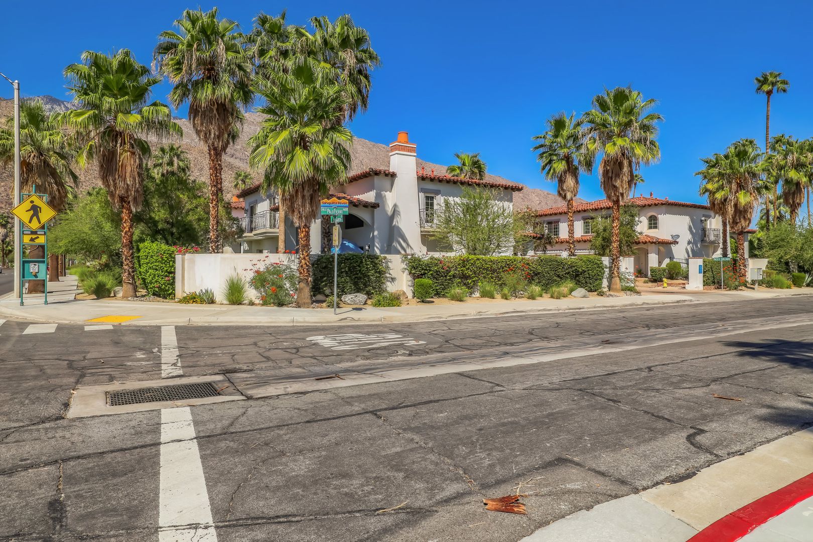 Palm Springs Apartment: 500 Paseo Soleado