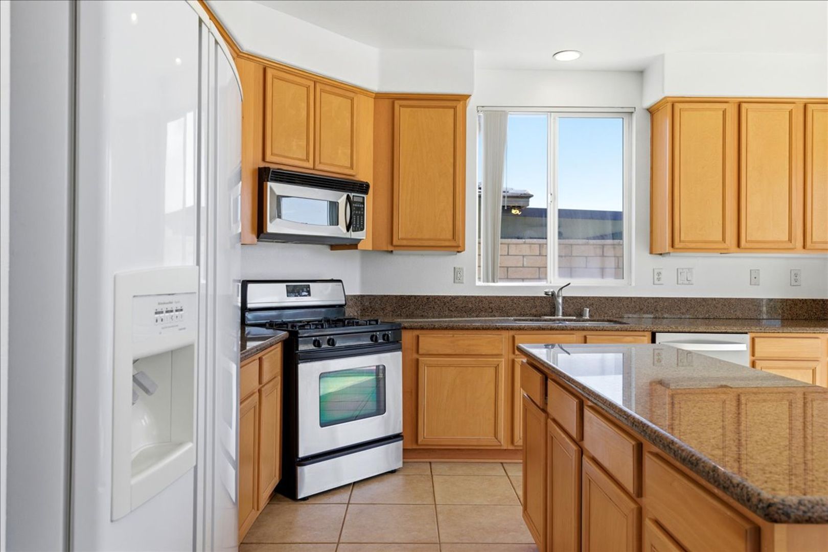 Indio House: 37771 Guildford Court