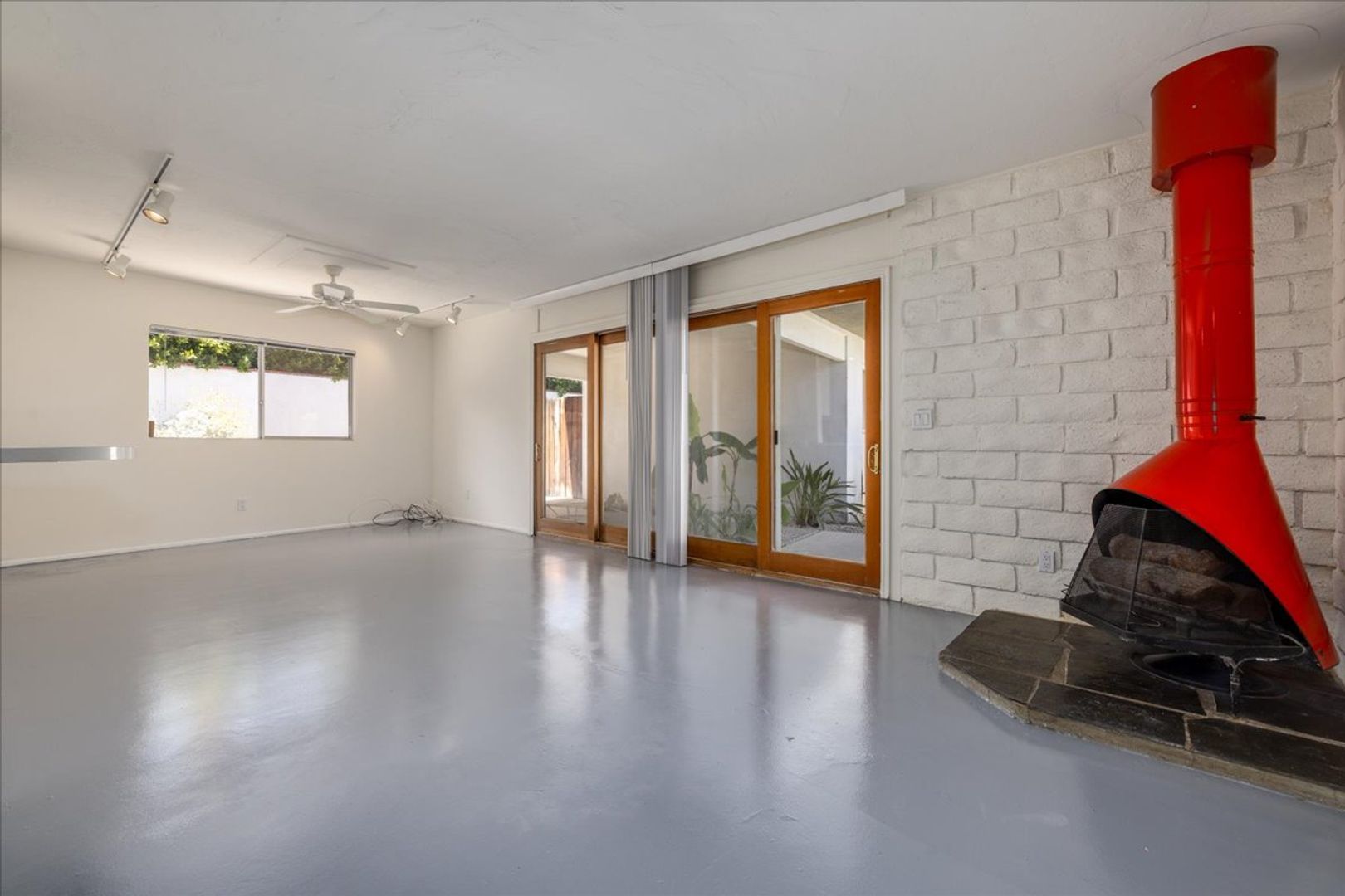 Palm Springs Apartment: 197 W. Vereda Norte