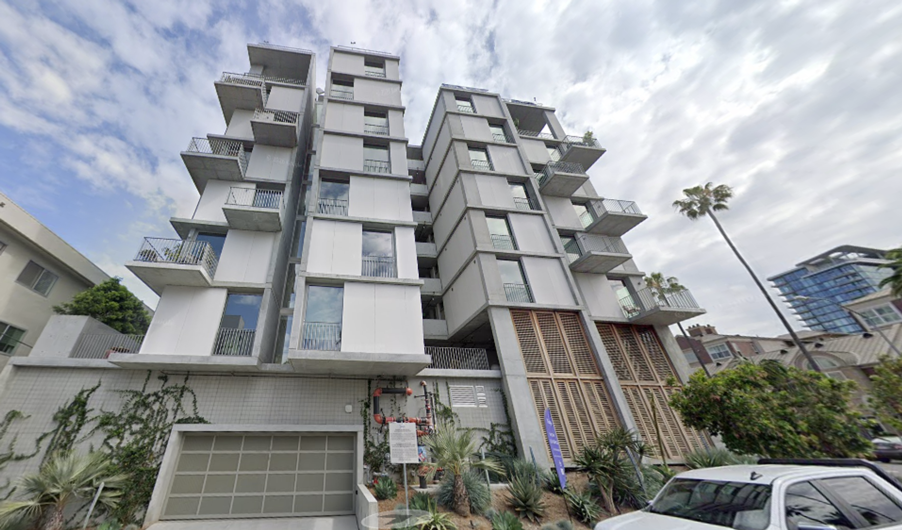 San Diego House: 2710 3rd Avenue