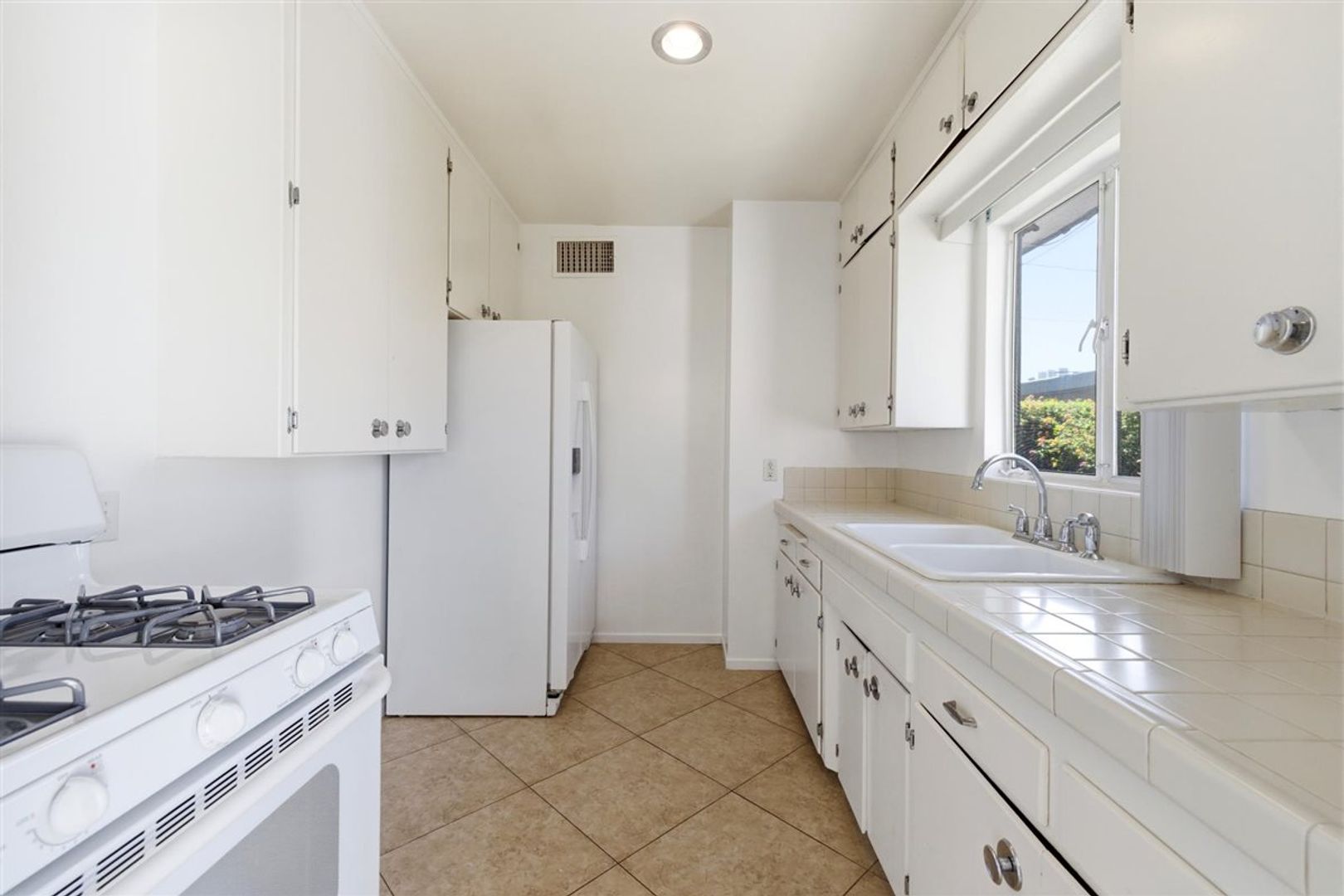Palm Springs Apartment: 610 S. Thornhill Road