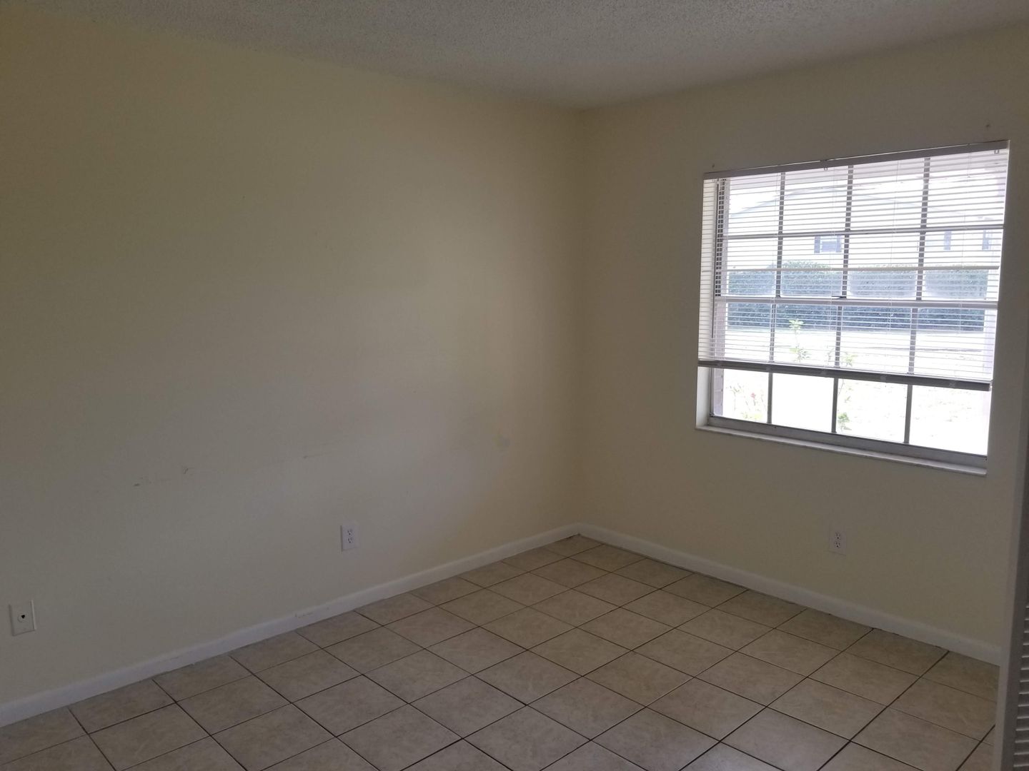 Two-Bedroom Duplex Near Lake Howard 5 of 6