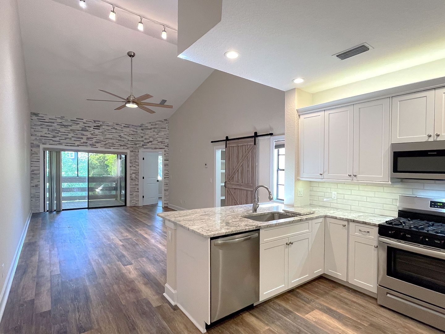 Winter Haven Townhome: 1712 Garden Lake Drive