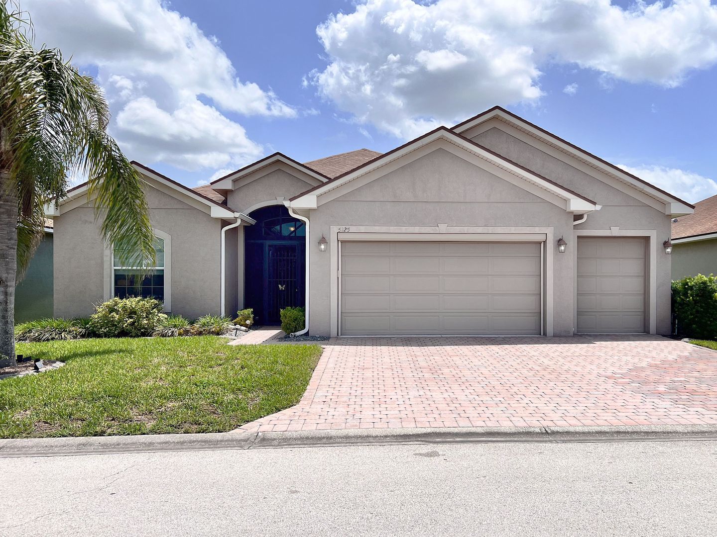 Winter Haven House: 5225 Pebble Beach Blvd