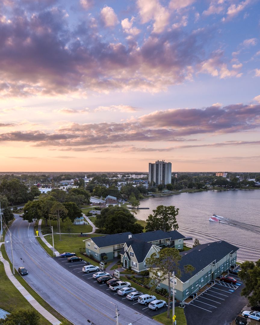 Winter Haven Apartment: 207 S Lake Silver Drive