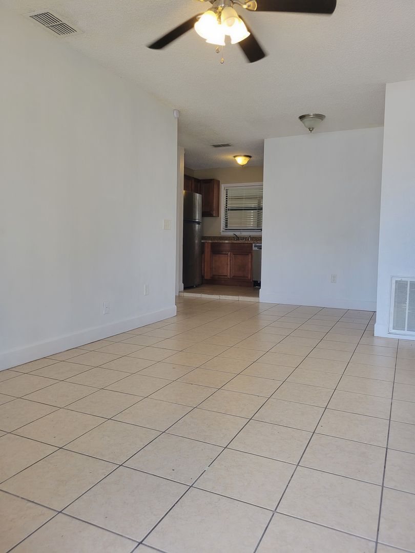 Winter Haven Apartment: 1800 3rd Ct SE