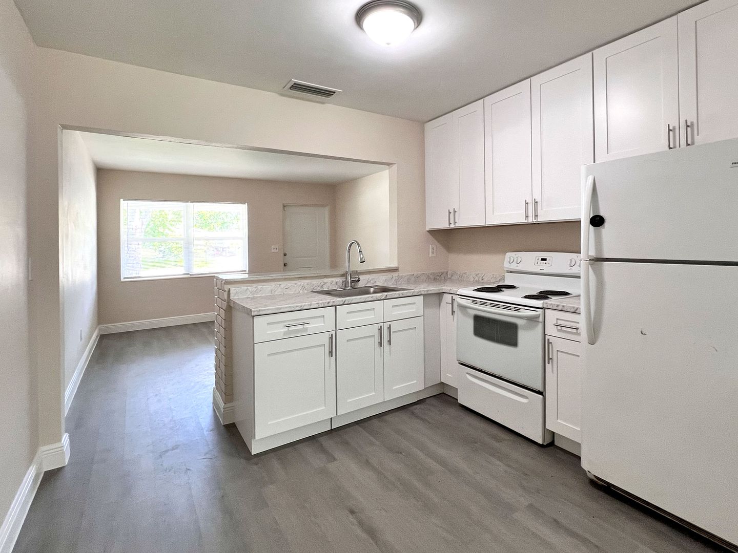 Winter Haven Apartment: 503 Ave H SE