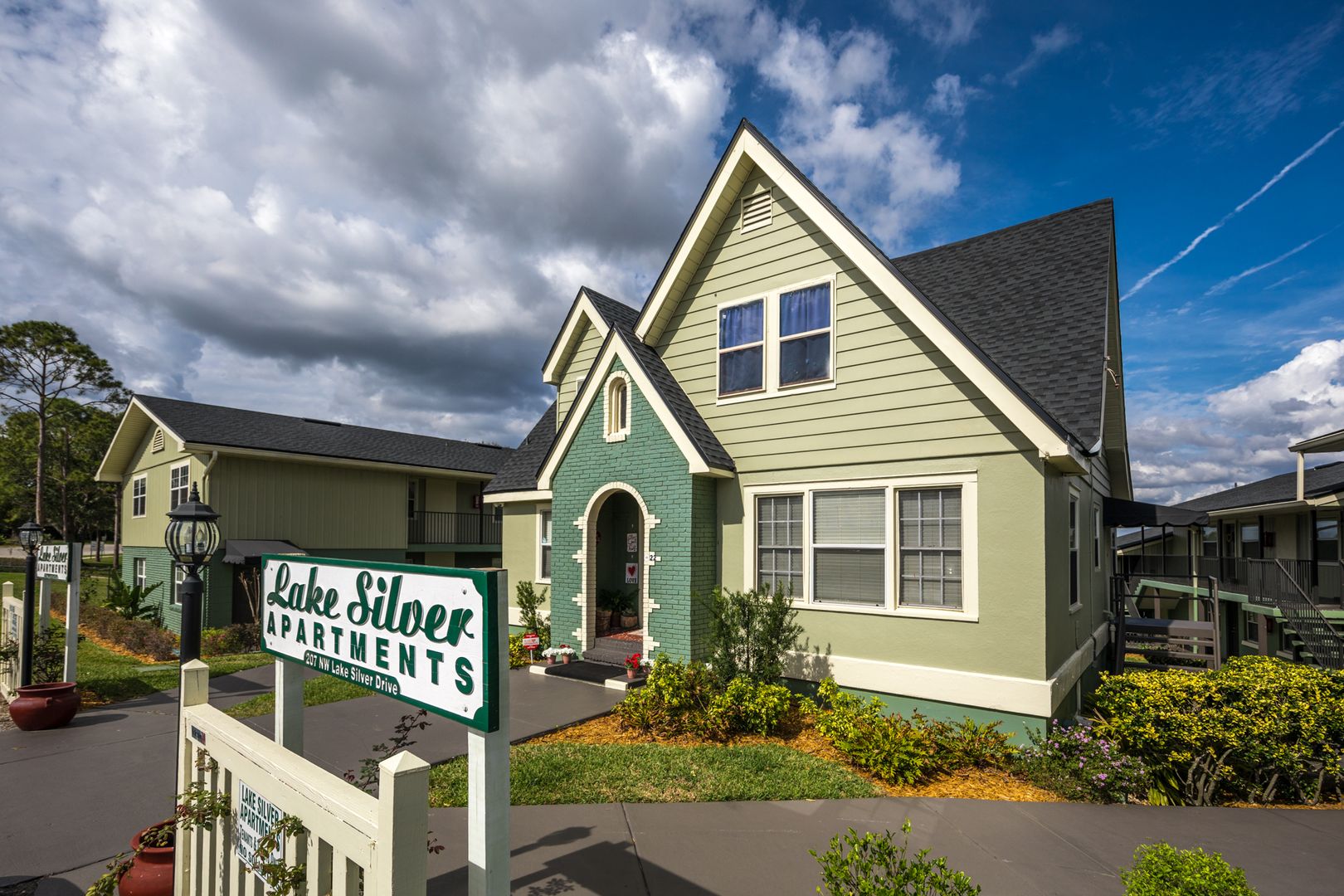 Winter Haven Apartment: 207 S Lake Silver Drive