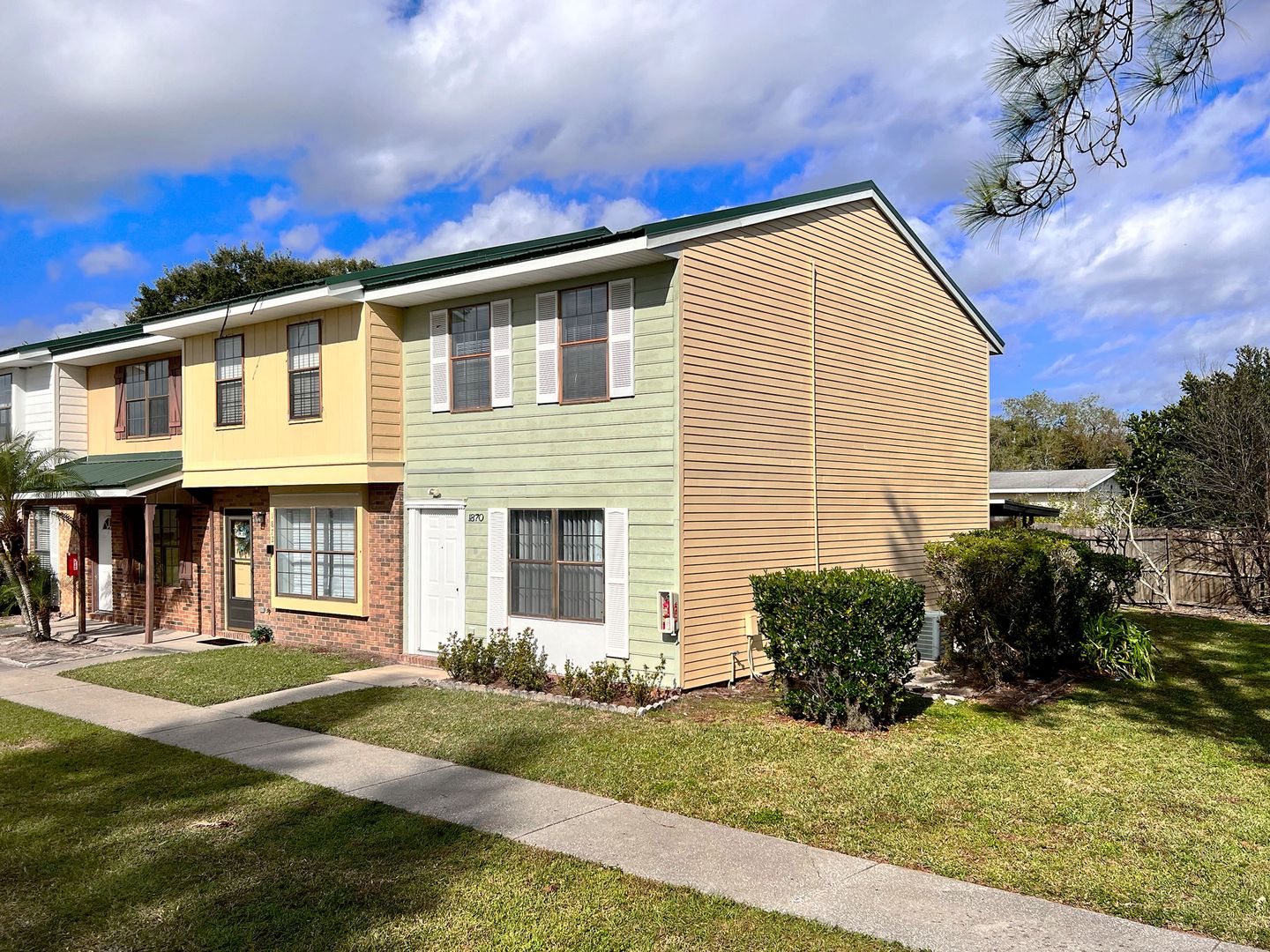 Winter haven House: 1870 Ave Q SW