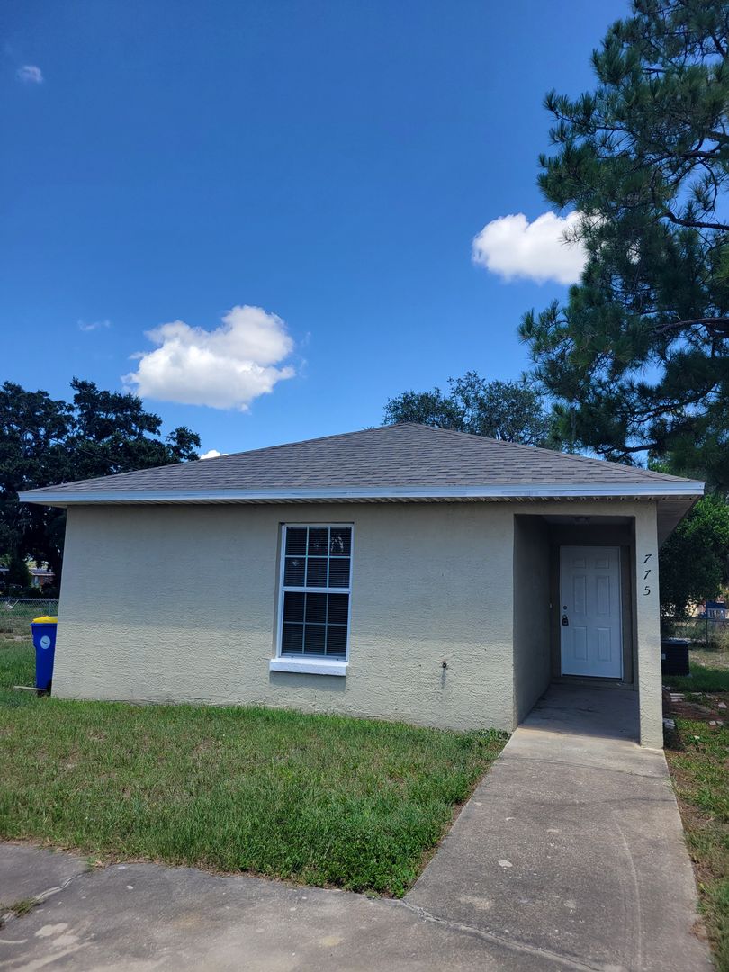 Eagle Lake House: 775 Findley Ave