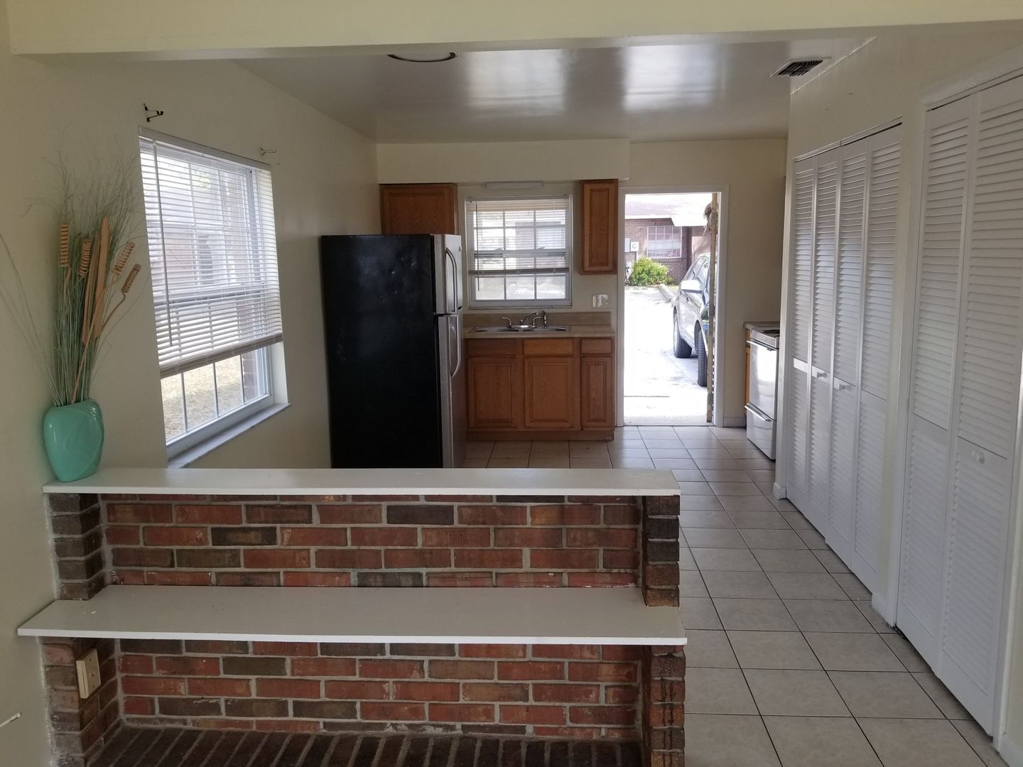 Two-Bedroom Duplex Near Lake Howard 3 of 6
