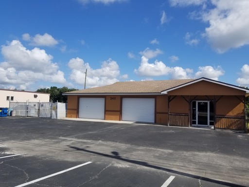 Fantastic Commercial Space Perfect For Automotive Work LOTS OF PERKS – photo 1