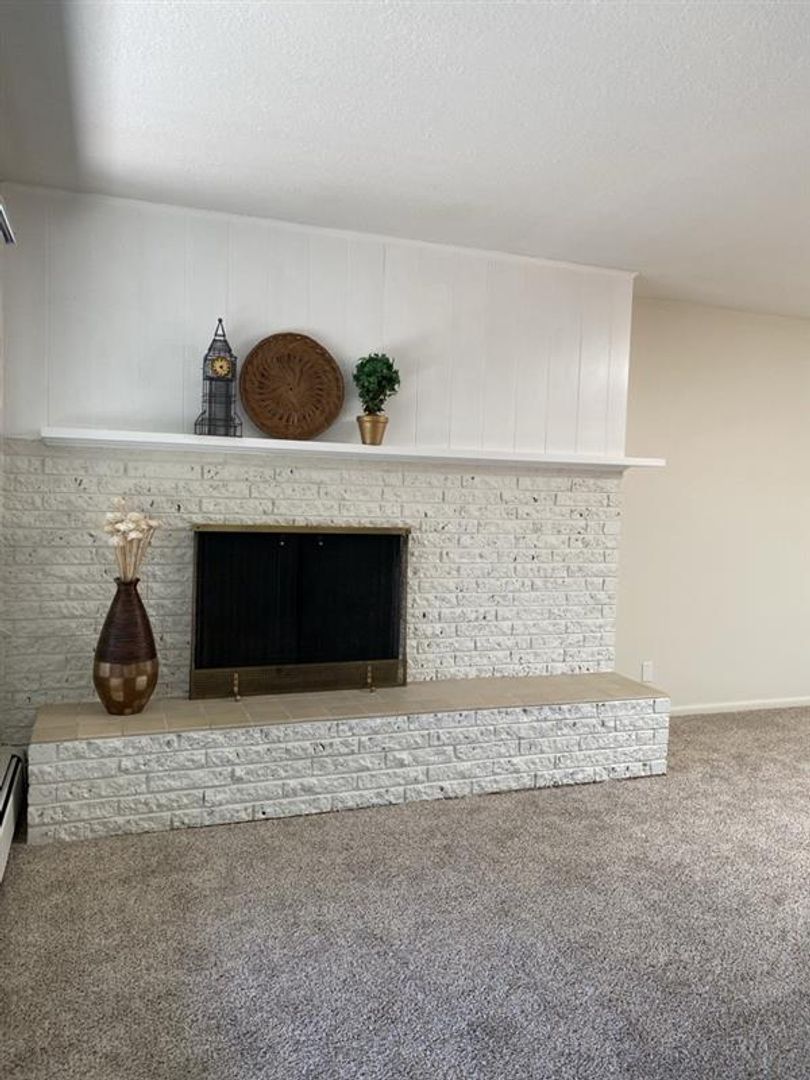 Portland Apartment: 1900 SW Roxbury Avenue