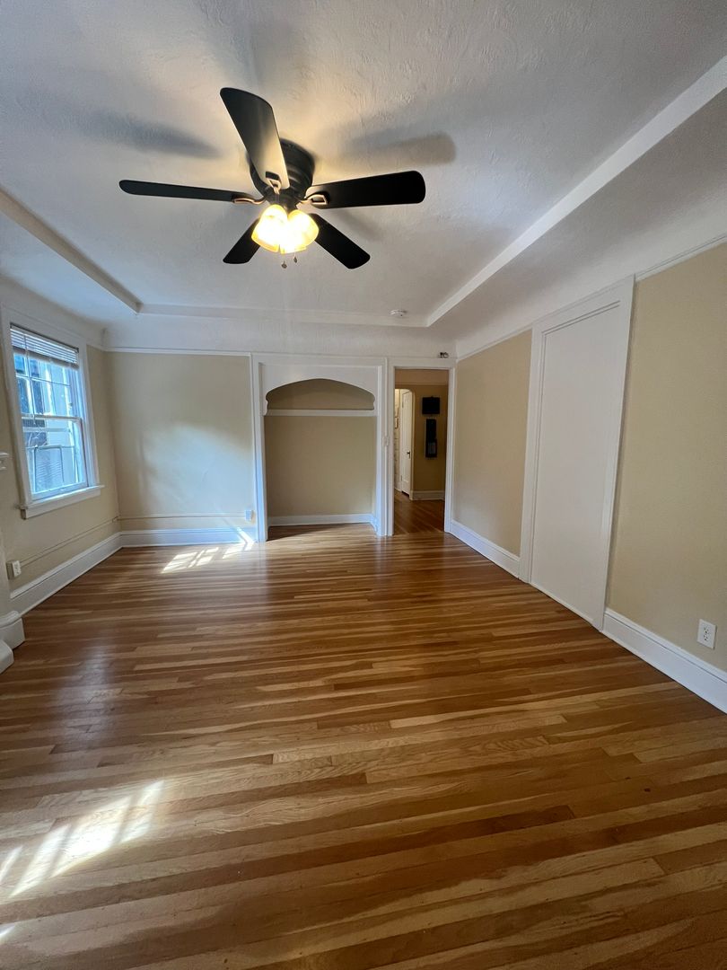 Portland Apartment: 2030 NW Flanders