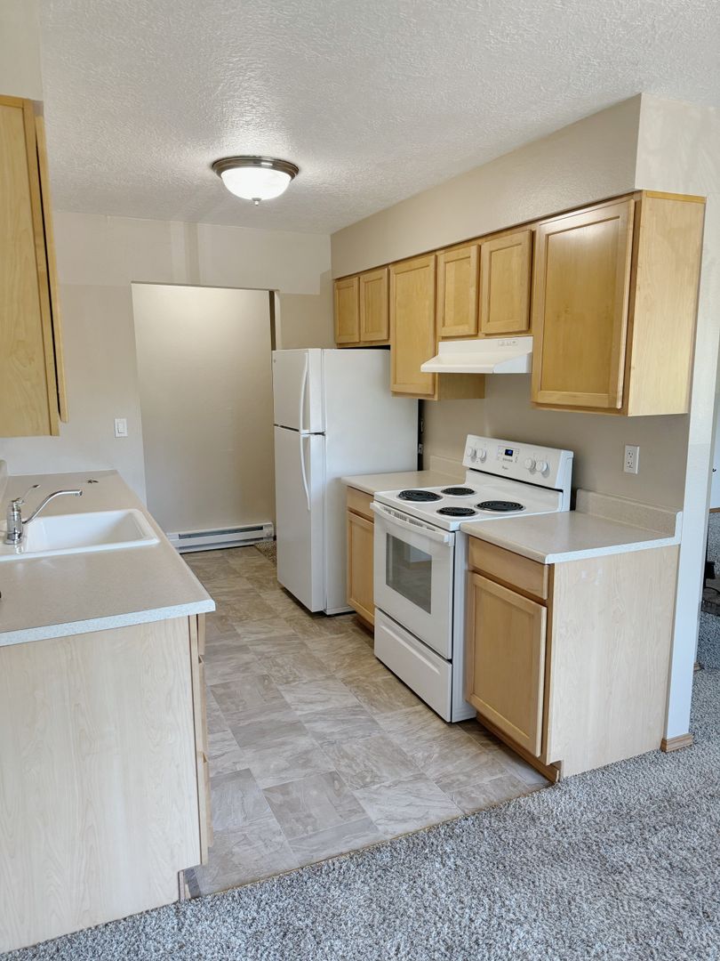 Portland Apartment: 1908 SW Roxbury Avenue