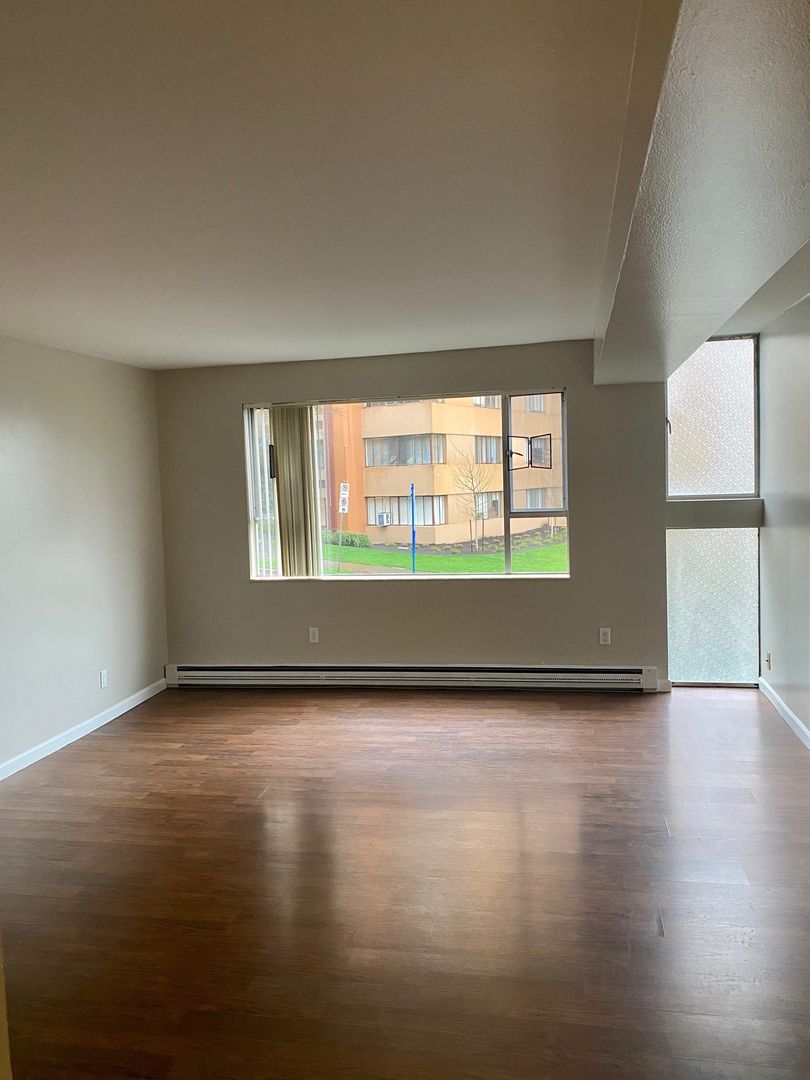 562-2020 Building 2 of 10