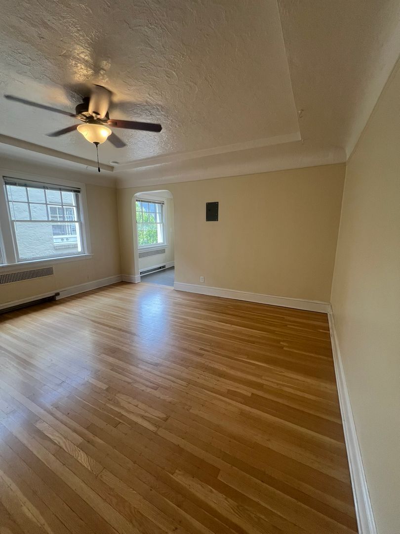 Portland Apartment: 2030 NW Flanders