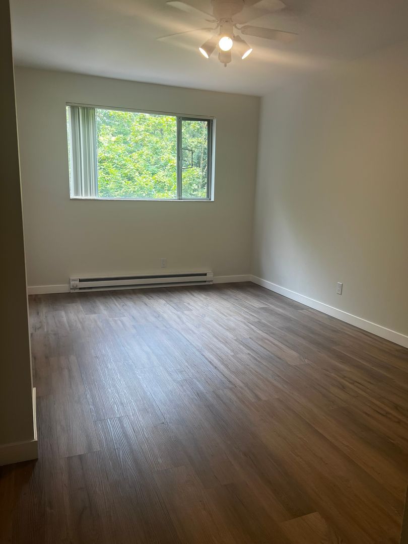 562-2020 Building 2 of 11