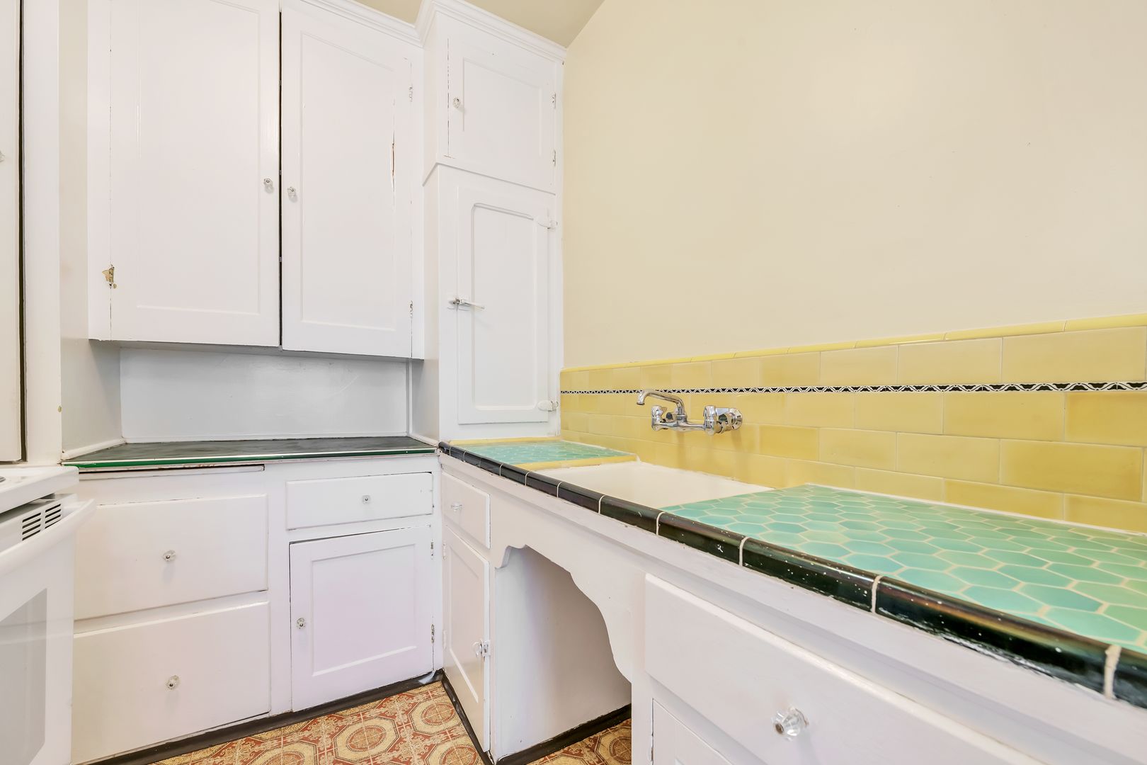 Portland Apartment: 2030 NW Flanders