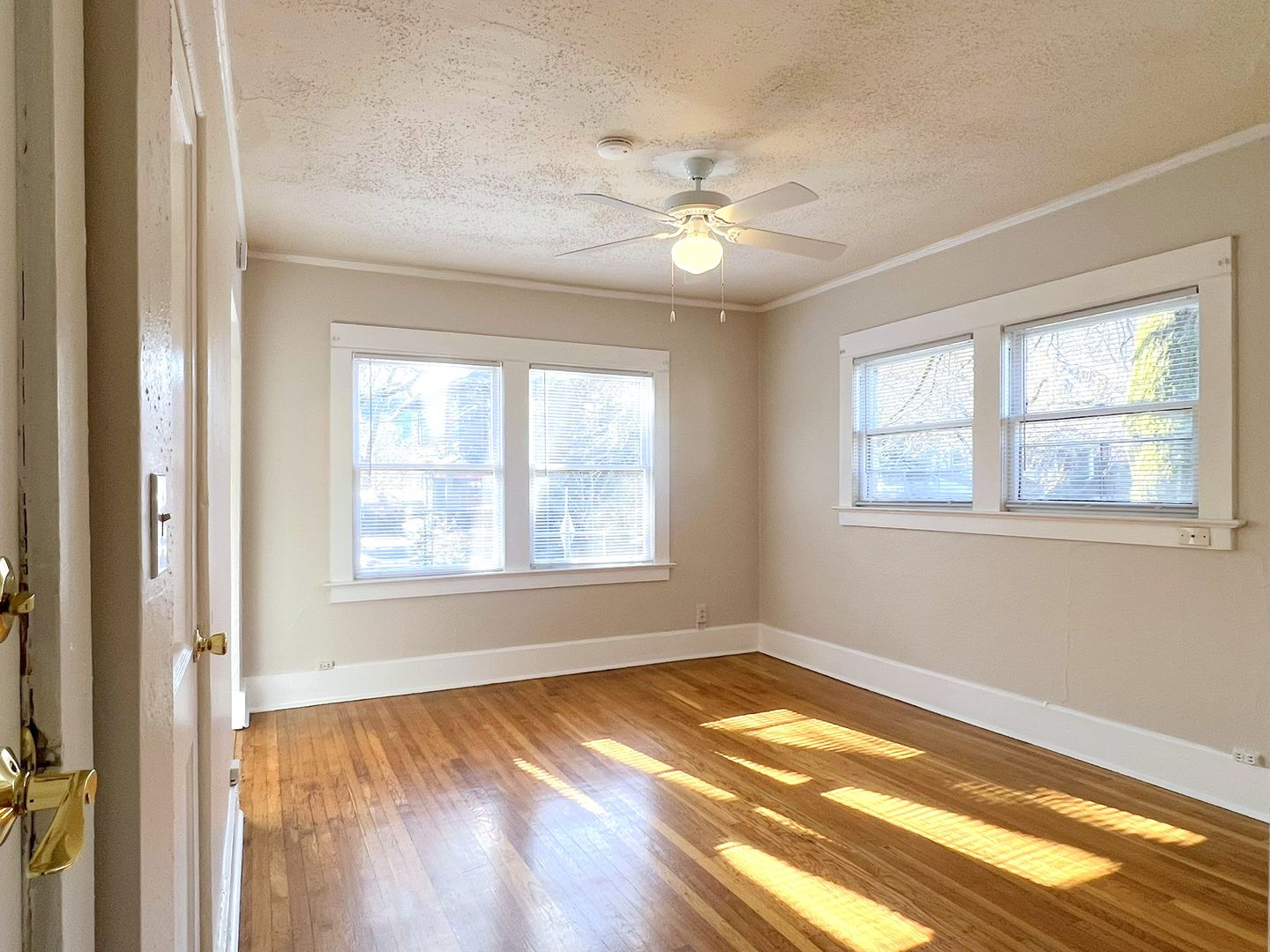 634 Whitestone 1 of 8