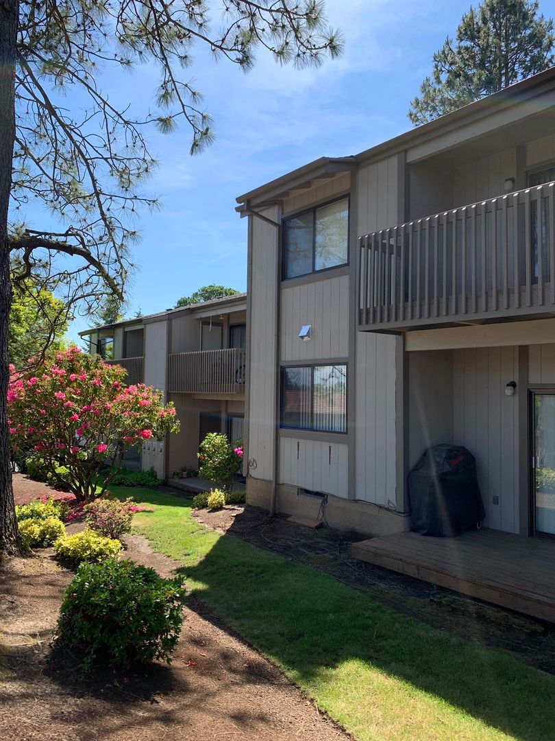 535 - Hilltop Apartments 21 of 23