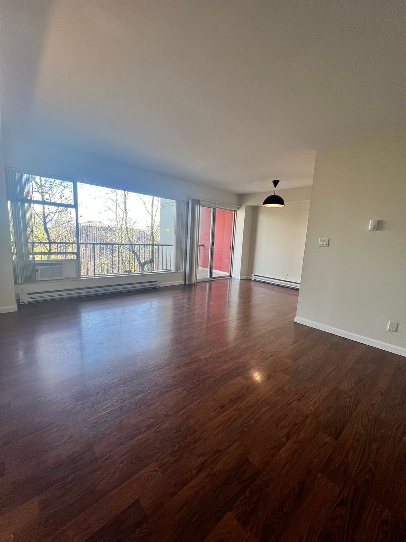 Portland Apartment: 2020 SW Salmon Street