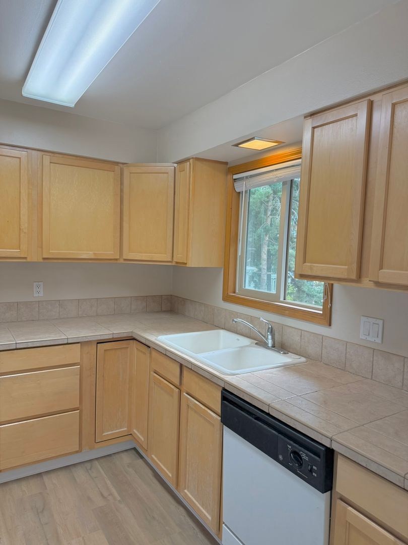 533 - Roxclif Court 9 of 12