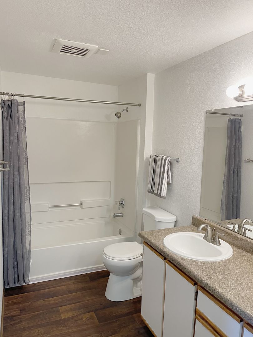 15370 SW Bangy Rd, 9, Lake Oswego, OR 97035