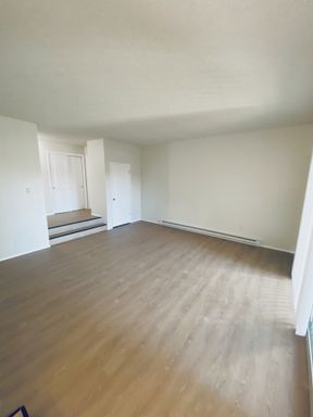 Spacious 2 Bed/1.5 Bath Unit Near Washington Square – photo 1