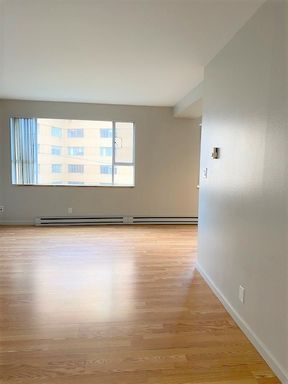 2 Bed, 1 bath - Large Floor Plan! – photo 1