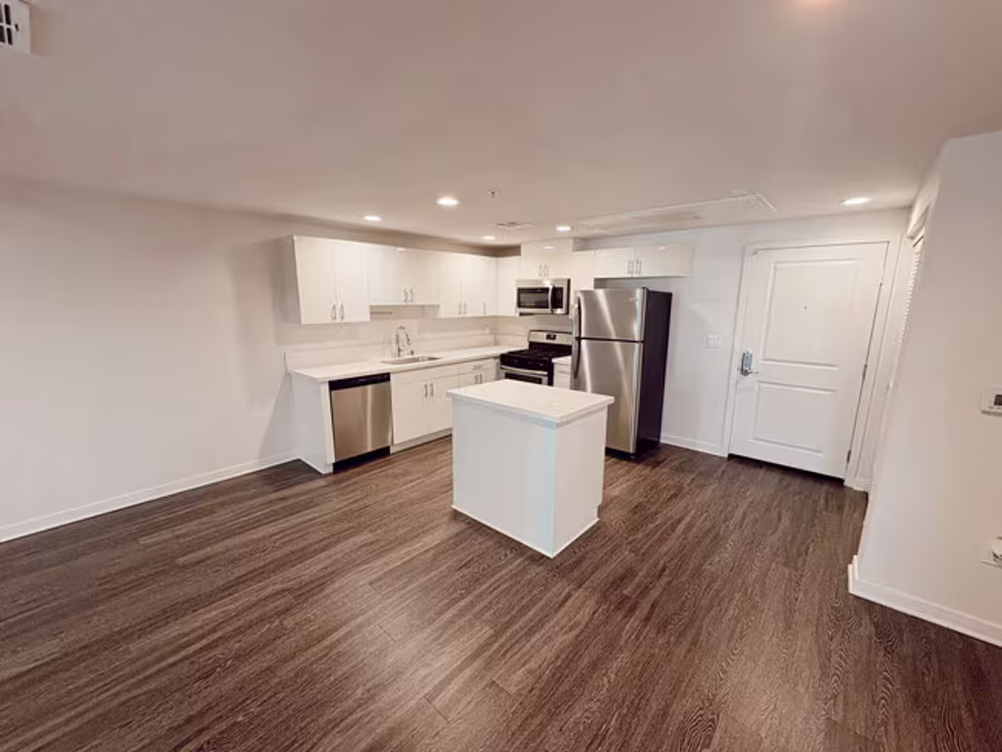 van nuys Apartment: 6333 Woodman