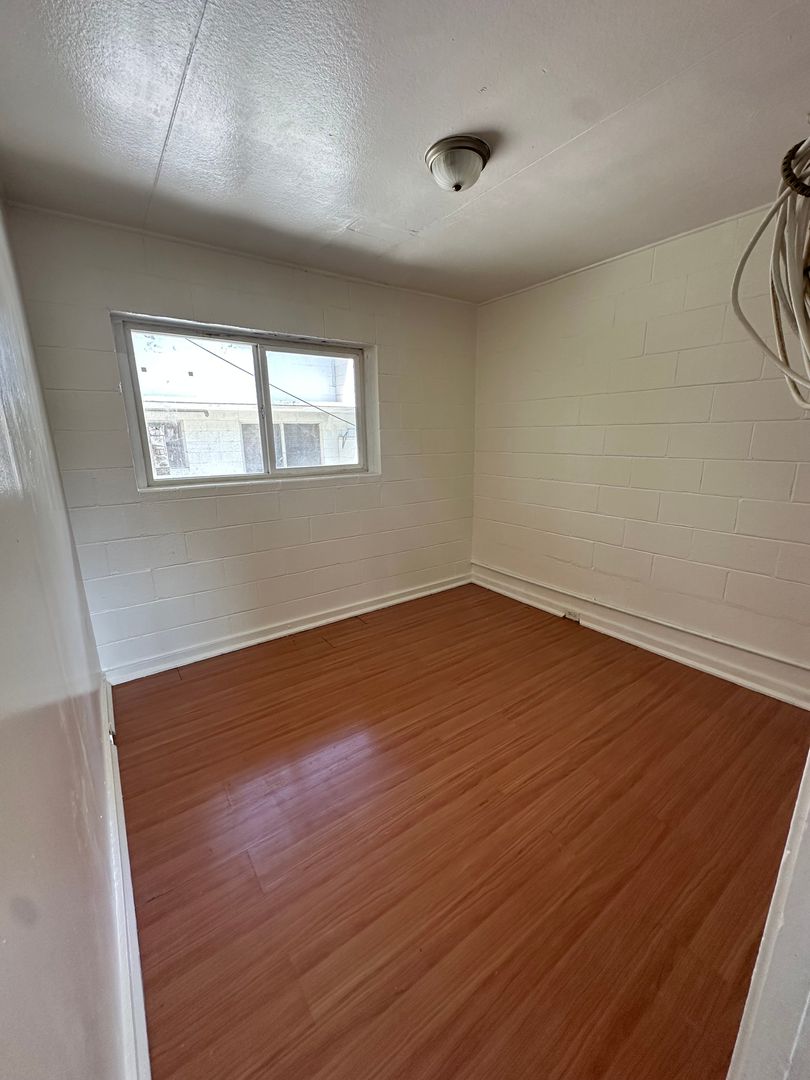 Wahiawa Apartment: 302 Ohai Place