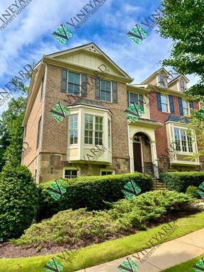 4 Bed/3/5 Bath Town Home- Near Marietta Square- Luxury Living- Marietta High School District – photo 1
