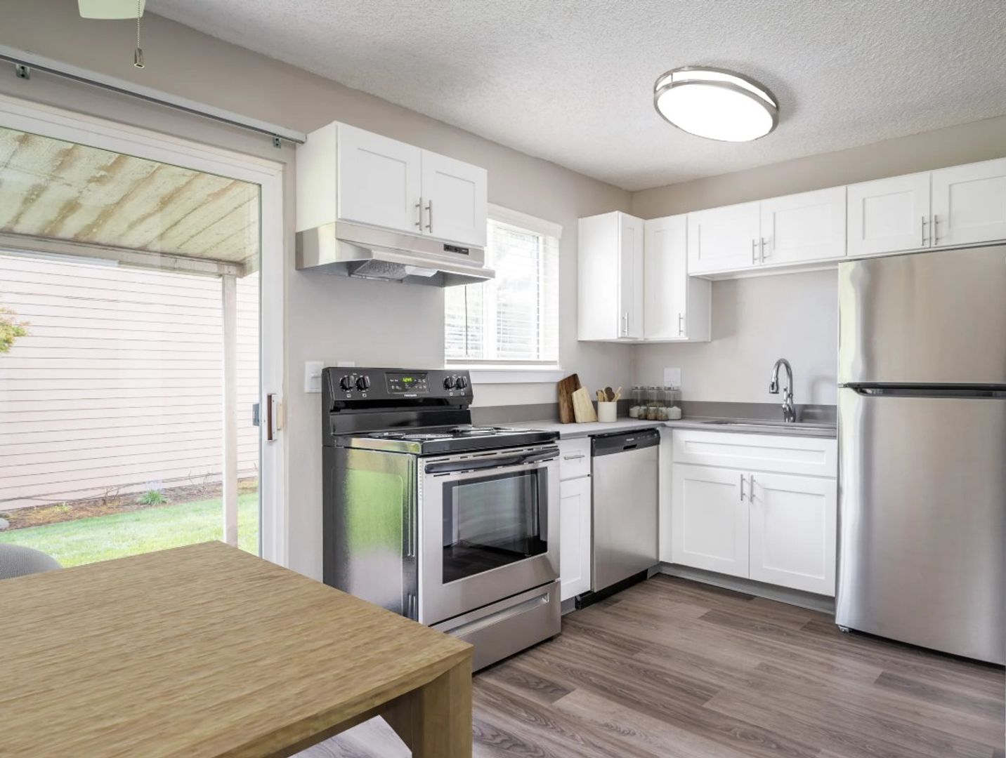 Portland, Apartment: 9550 SW Washington Dr.